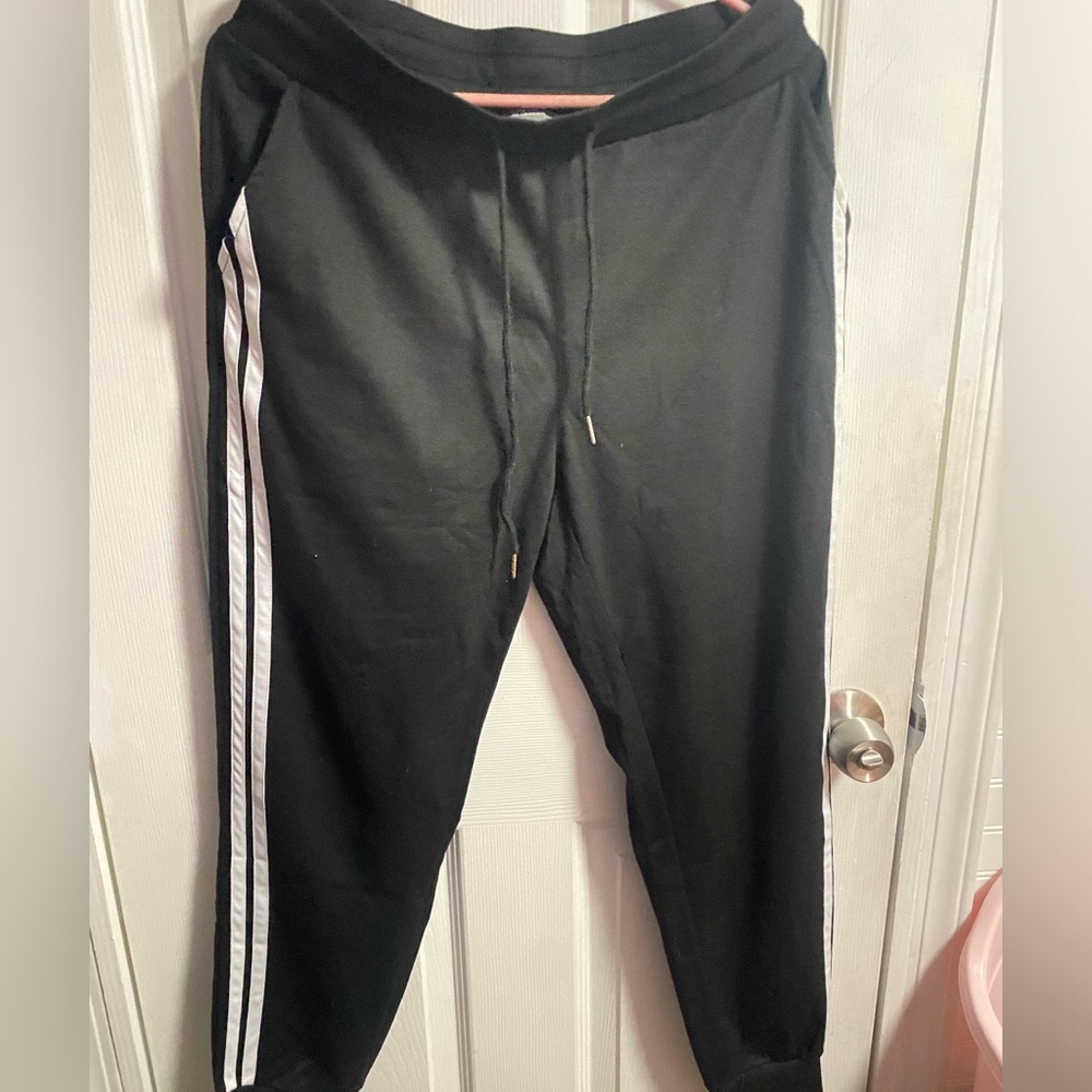 Black N White Fit Sweat Pants